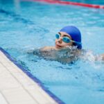 6 powodów, dlaczego warto zapisać dziecko (od 15 lat) lub siebie na kurs pływania