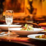 Pływająca restauracja - ekskluzywna przygoda kulinaro-widokowa w Warszawie