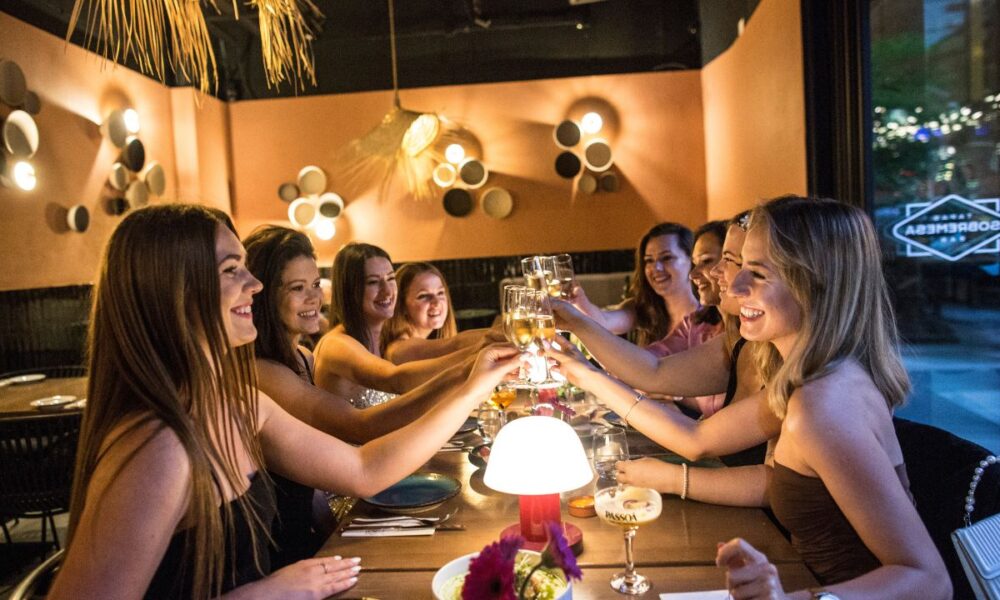 Organizacja imprez firmowych w restauracji Sobremesa w Warszawie - dlaczego warto?