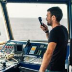 Radiokomunikacja i radionawigacja: Kluczowe systemy w lotnictwie