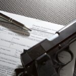 Legalność i procedury zakupu broni w Polsce – co musisz wiedzieć?