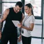 Kursy i szkolenia dla trenerów personalnych – jak podnieść swoje kwalifikacje?