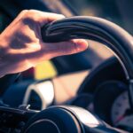 Pierwsze kroki za kierownicą: Praktyczne wskazówki dla kursantów