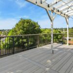 Taras w stylu skandynawskim – jasne drewno i minimalizm