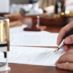 Spisywanie testamentu u notariusza – dlaczego to rozwiązanie jest bezpieczniejsze?