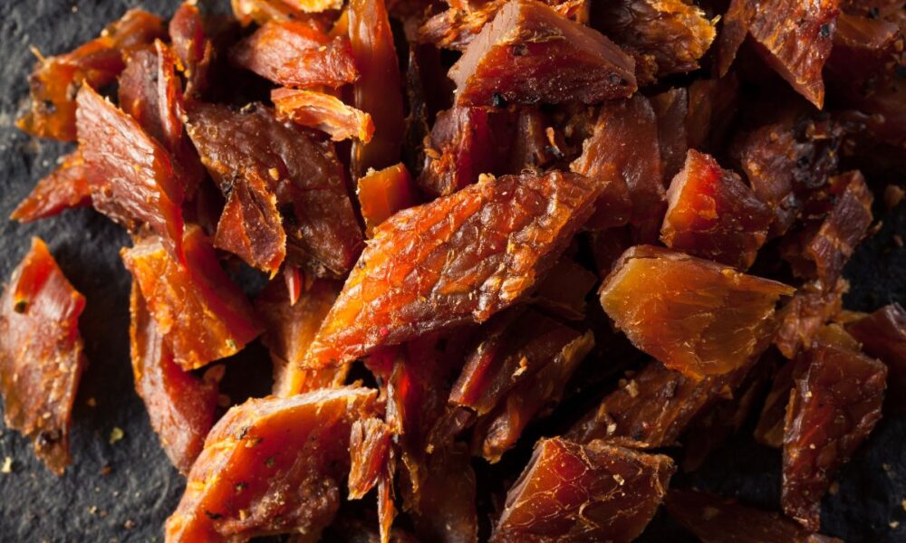 Jerky z łososia i suszone smakołyki — alternatywa dla tradycyjnych przekąsek