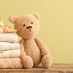 Dlaczego trudno rozstać się z ubrankami dziecka? (psychologia rodzicielstwa)